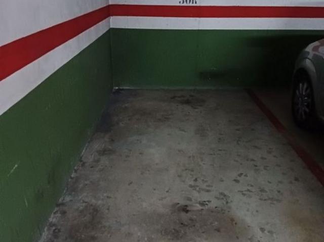 Garaje en alquiler en calle Giralt, Cerdanyola del Vallès, de 19 m² por 65