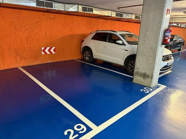 Garaje en alquiler en calle Gran Via de Les Corts Catalanes, Barcelona, de 12 m² por 130
