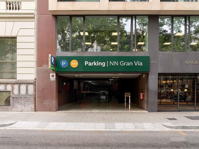 Garaje en alquiler en calle Gran Via de Les Corts Catalanes, Barcelona, de 2 m² por 30