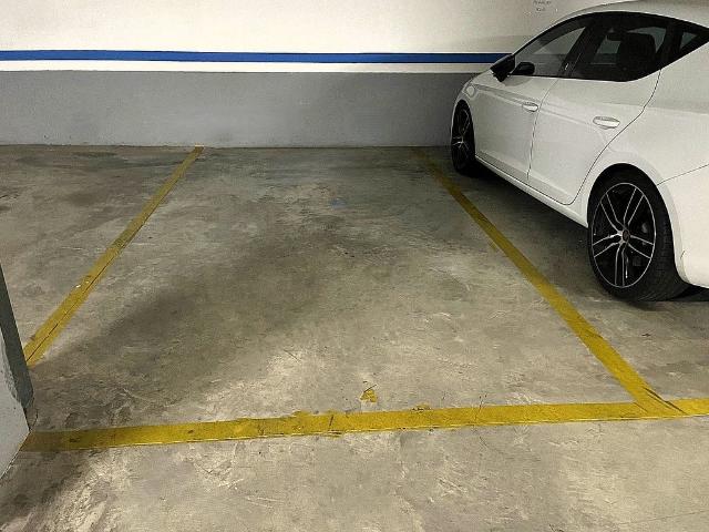 Garaje en alquiler en calle D' Espiell, Barcelona, de 12 m² por 150