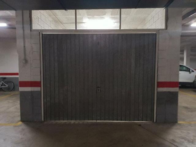 Garaje en alquiler en calle Doctor Klein, Cardedeu, de 17 m² por 80