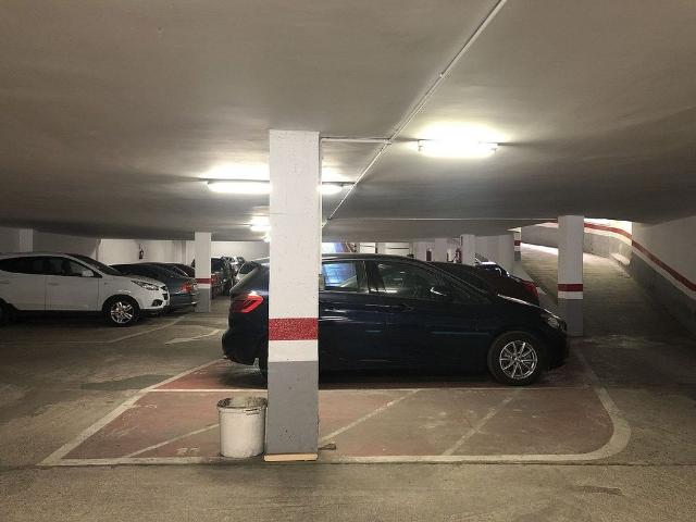 Garaje en alquiler en calle D'alfons XII, Badalona, de 3 m² por 25