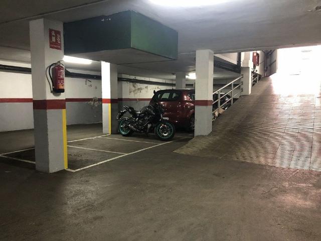 Garaje en alquiler en calle D'alfons XII, Badalona, de 3 m² por 30