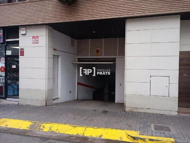 Garaje en alquiler en calle D'alfred Pereña, Lleida, de 15 m² por 80