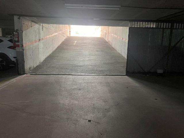 Garaje en alquiler en calle D'amadeu Vives, Manresa, de 31 m² por 80