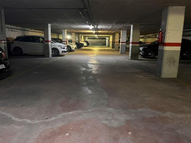 Garaje en alquiler en calle D'amadeu Vives, Manresa, de 31 m² por 80