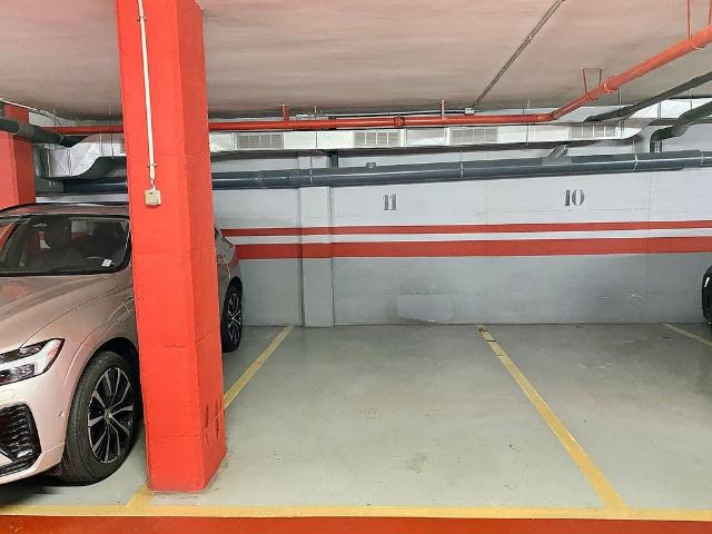 Garaje en alquiler en calle D'anglí, Barcelona, de 10 m² por 140