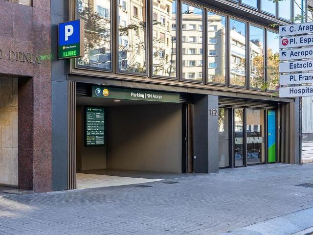 Garaje en alquiler en calle D'aragó, Barcelona, de 2 m² por 33
