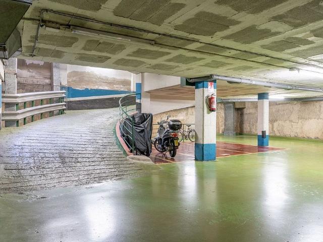 Garaje en alquiler en calle D'arizala, Barcelona, de 10 m² por 100