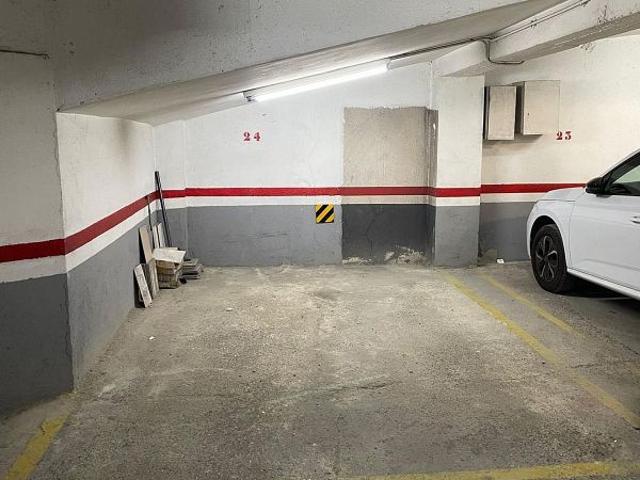 Garaje en alquiler en calle De Caballero, Barcelona, de 18 m² por 120