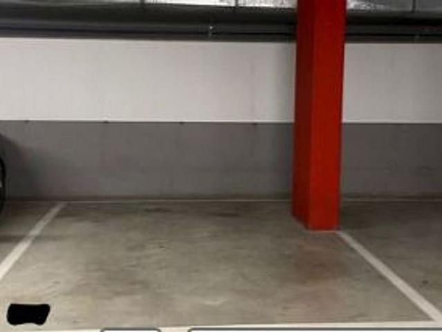 Garaje en alquiler en calle De Can Ràbia, Barcelona, de 18 m² por 120