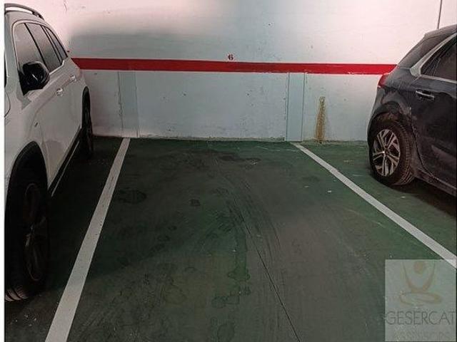 Garaje en alquiler en calle De Cristòfor Colom, Sant Cugat del Vallès, de 12 m² por 125