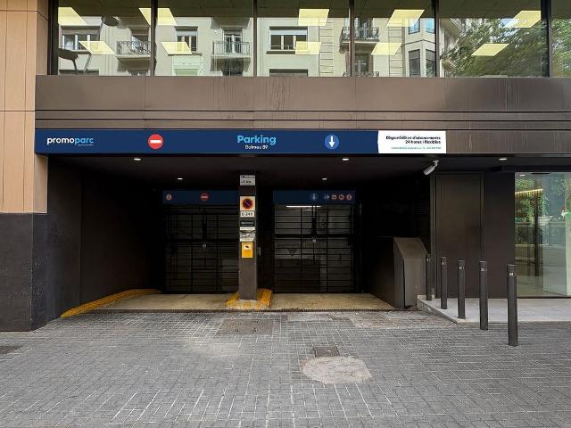 Garaje en alquiler en calle De Balmes, Barcelona, por 130