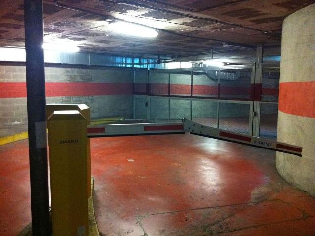 Garaje en alquiler en calle De Barcelona, Hospitalet de Llobregat, L´, de 12 m² por 85
