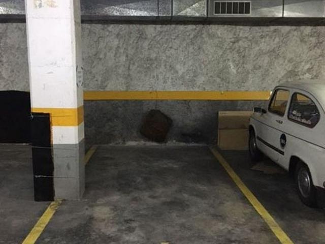 Garaje en alquiler en calle De Buenos Aires, Hospitalet de Llobregat, L´, de 12 m² por 70