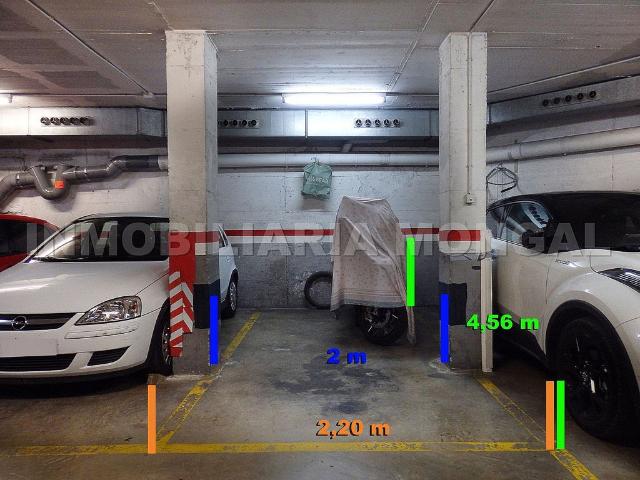 Garaje en alquiler en calle De Girona, Sant Boi de Llobregat, de 10 m² por 35