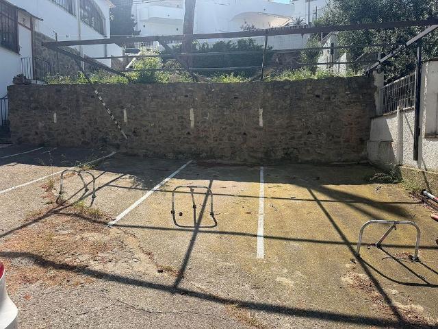 Garaje en alquiler en calle De Diego Velázquez, Roses, de 16 m² por 200