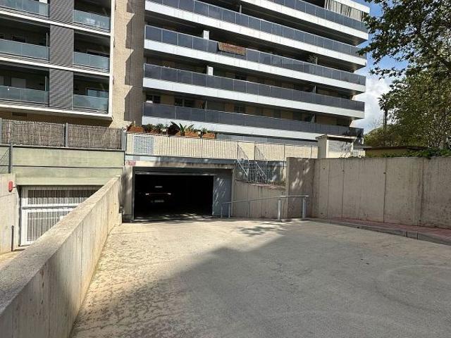 Garaje en alquiler en calle De Esperança Marti, Esplugues de Llobregat, por 95
