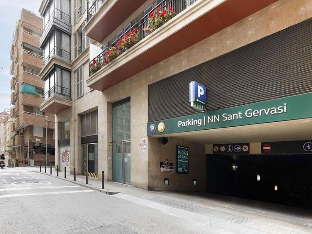 Garaje en alquiler en calle De Folgueroles, Barcelona, de 2 m² por 71