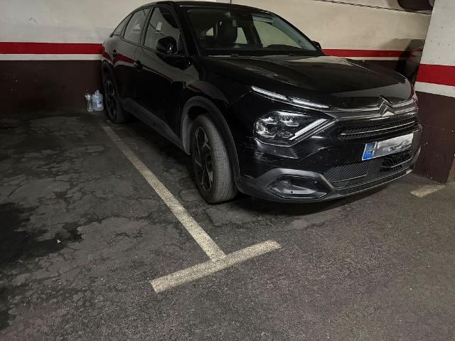 Garaje en alquiler en calle De Francesc Adell i Ferré, Cornellà de Llobregat, por 80