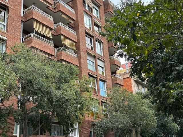 Garaje en alquiler en calle De Joan Güell, Barcelona, de 14 m² por 120