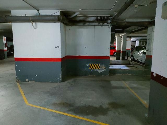 Garaje en alquiler en calle De Josep Pla, Hospitalet de Llobregat, L´, de 7 m² por 85