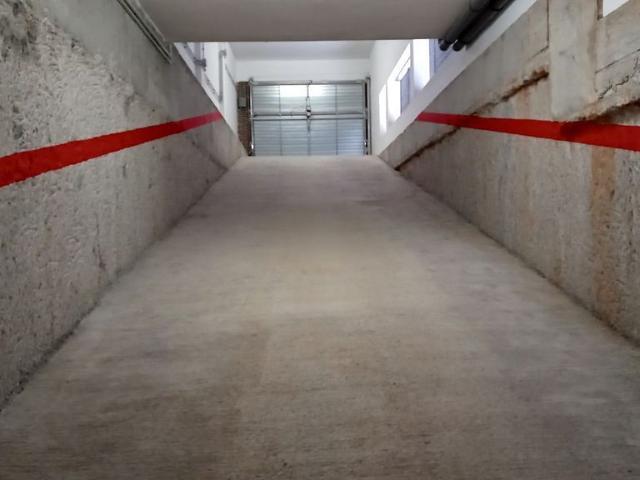 Garaje en alquiler en calle De Lorenzale, Barcelona, de 10 m² por 100