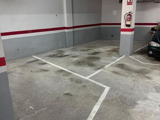 Garaje en alquiler en calle De la Conca de Tremp, Barcelona, de 15 m² por 125