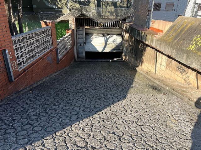 Garaje en alquiler en calle De la Circumvallació, Santa Coloma de Gramanet, de 8 m² por 80