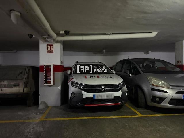 Garaje en alquiler en calle De la Doctora Castells, Lleida, de 14 m² por 70