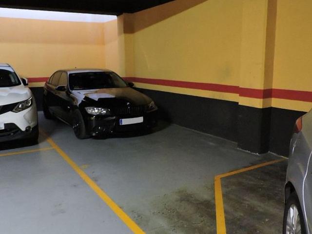 Garaje en alquiler en calle De la Florida, Cornellà de Llobregat, por 150