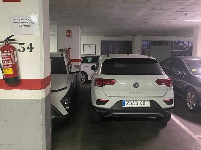 Garaje en alquiler en calle De la Marina, Barcelona, de 15 m² por 80