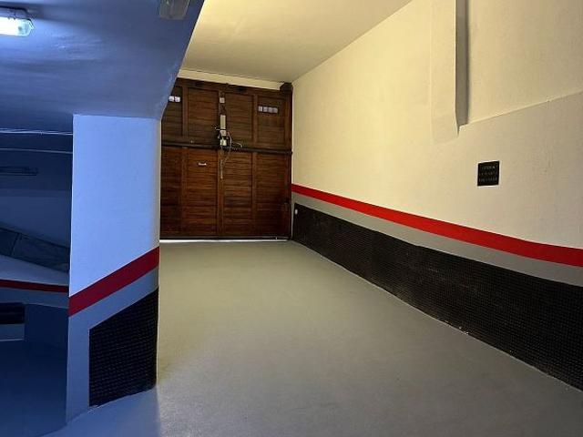 Garaje en alquiler en calle De Muntaner, Barcelona, de 12 m² por 140
