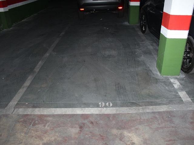 Garaje en alquiler en calle De Santa Madrona, Barcelona, de 12 m² por 110