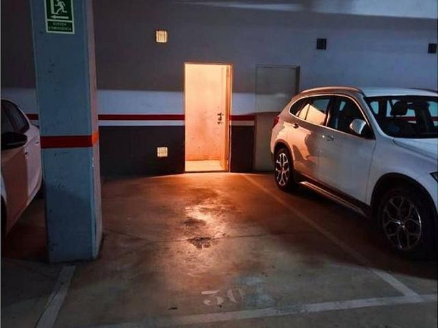 Garaje en alquiler en calle De Santiago, Girona, de 13 m² por 120