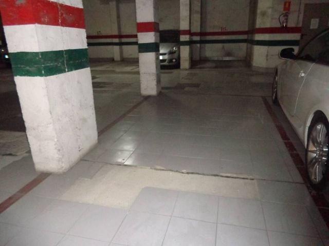 Garaje en alquiler en calle De Santiago Rusiñol, Terrassa, de 12 m² por 65