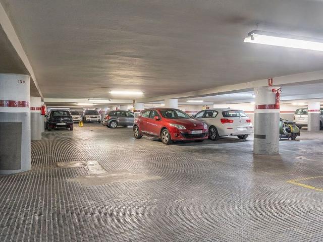 Garaje en alquiler en calle De Rocafort, Barcelona, de 5 m² por 41