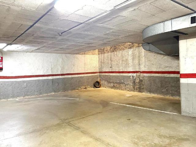 Garaje en alquiler en calle De Rogent, Barcelona, de 22 m² por 130