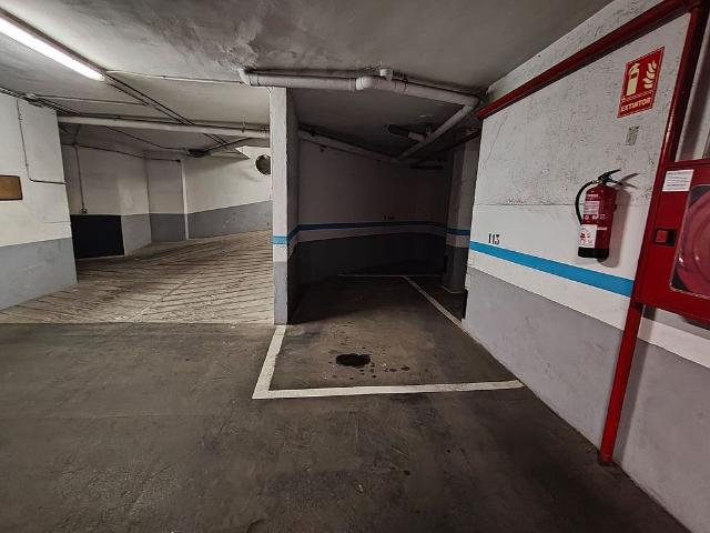 Garaje en alquiler en calle De Rubén Darío, Barcelona, por 110