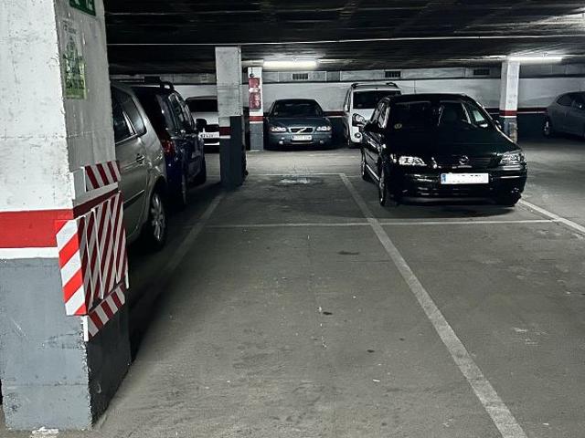 Garaje en alquiler en calle De Tolrà, Barcelona, por 69