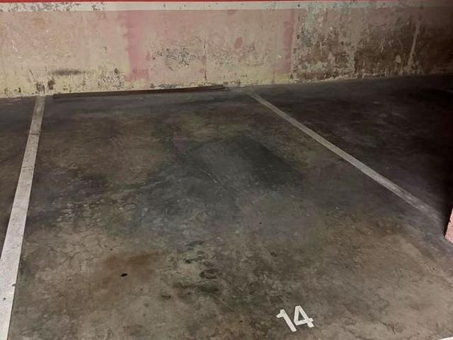 Garaje en alquiler en calle De València, Barcelona, de 16 m² por 150