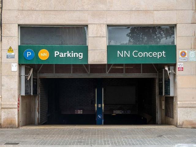 Garaje en alquiler en calle De València, Barcelona, de 11 m² por 207