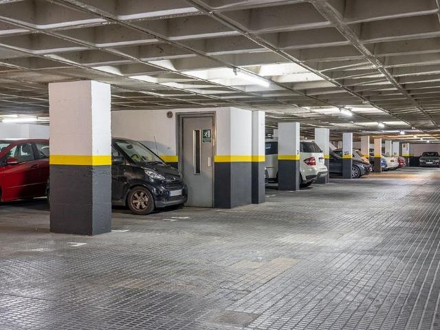 Garaje en alquiler en calle De València, Barcelona, de 7 m² por 50