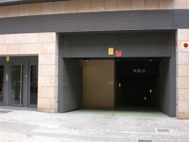 Garaje en alquiler en calle De Vilamarí, Barcelona, de 10 m² por 75