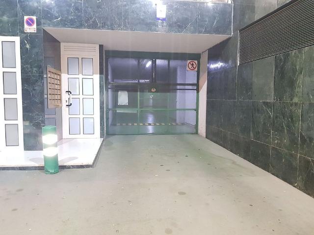 Garaje en alquiler en calle De Vilamarí, Barcelona, de 12 m² por 100