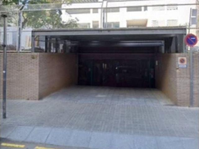 Garaje en alquiler en calle Del Milanesat, Barcelona, de 12 m² por 170