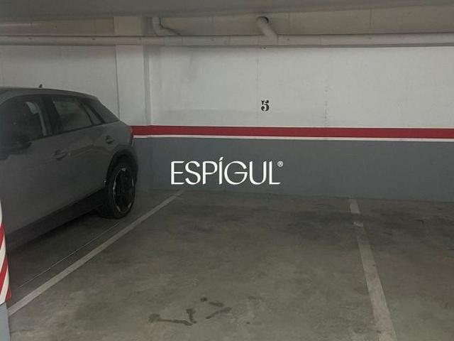 Garaje en alquiler en calle Del Canonge Dorca, Girona, de 12 m² por 90