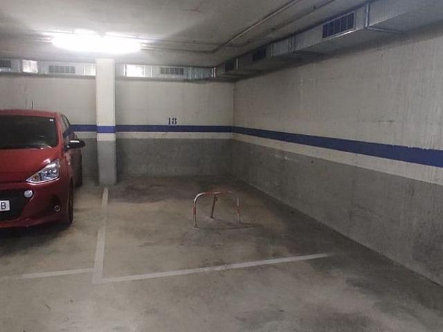 Garaje en alquiler en calle Del Consell de Cent, Barcelona, de 13 m² por 100