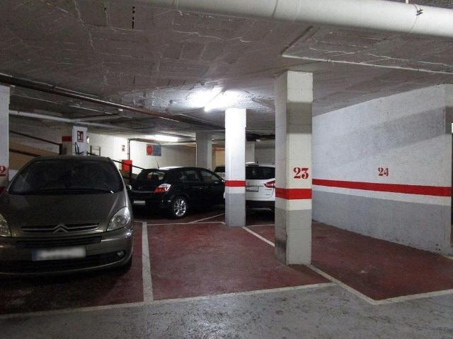 Garaje en alquiler en calle Del Consell de Cent, Barcelona, de 8 m² por 115