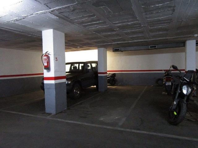 Garaje en alquiler en calle Del Dos de Maig, Barcelona, de 14 m² por 150